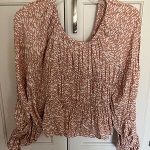 Stylish Women's Blouse - Blush and White Pattern